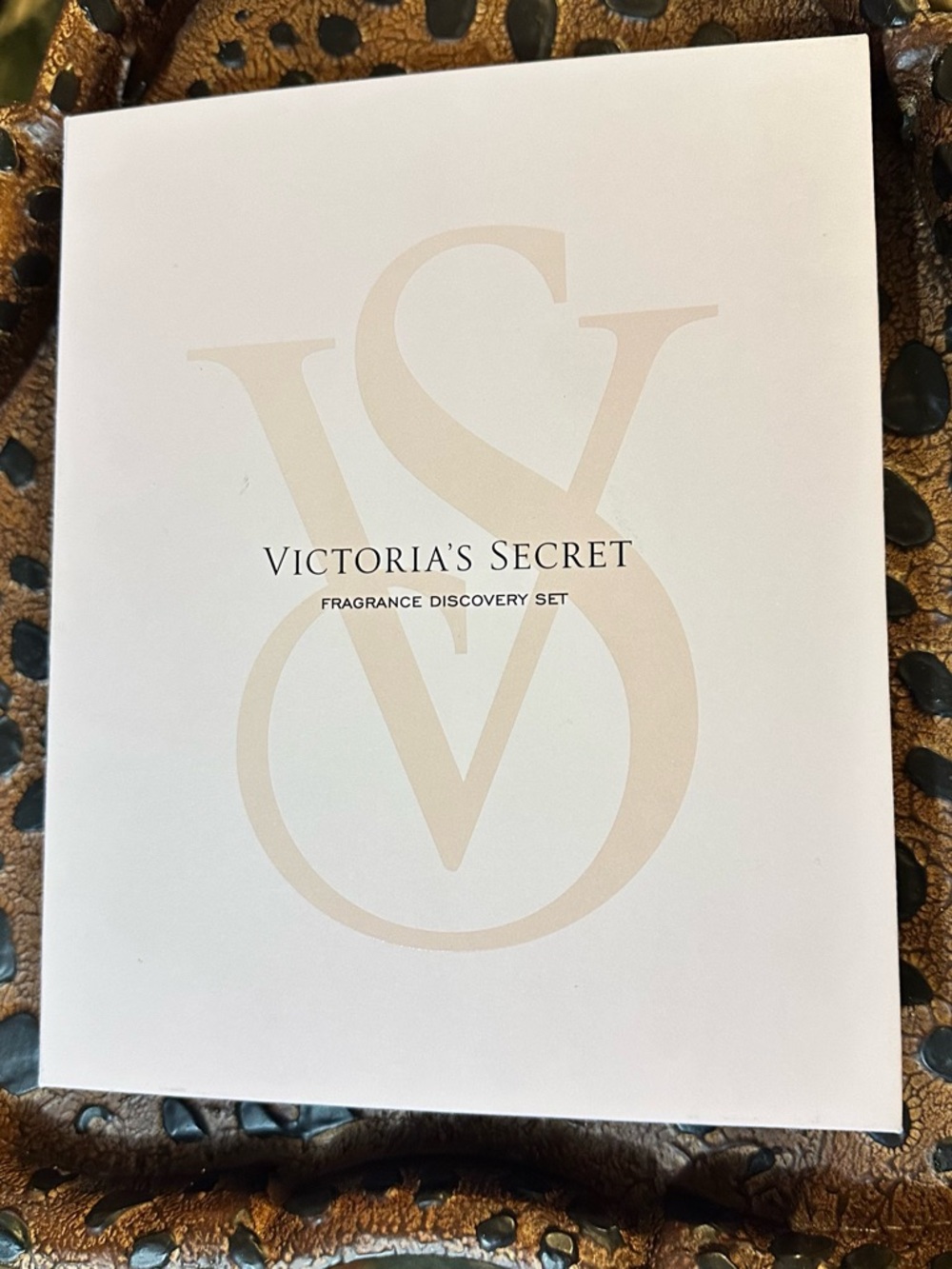 Victoria's Secret Fragrance Discovery Set - White & Cream Packaging - Picture 2 of 7